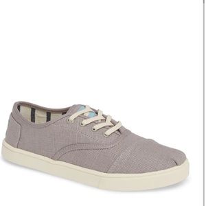 Canvas shoes